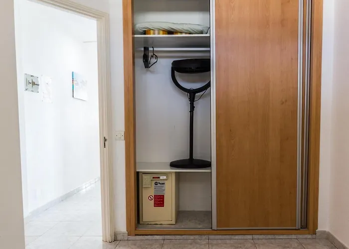 Seaview Friendly 1 *