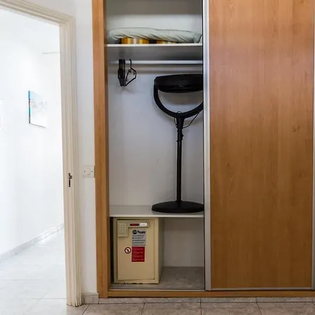 Seaview Friendly 1 *